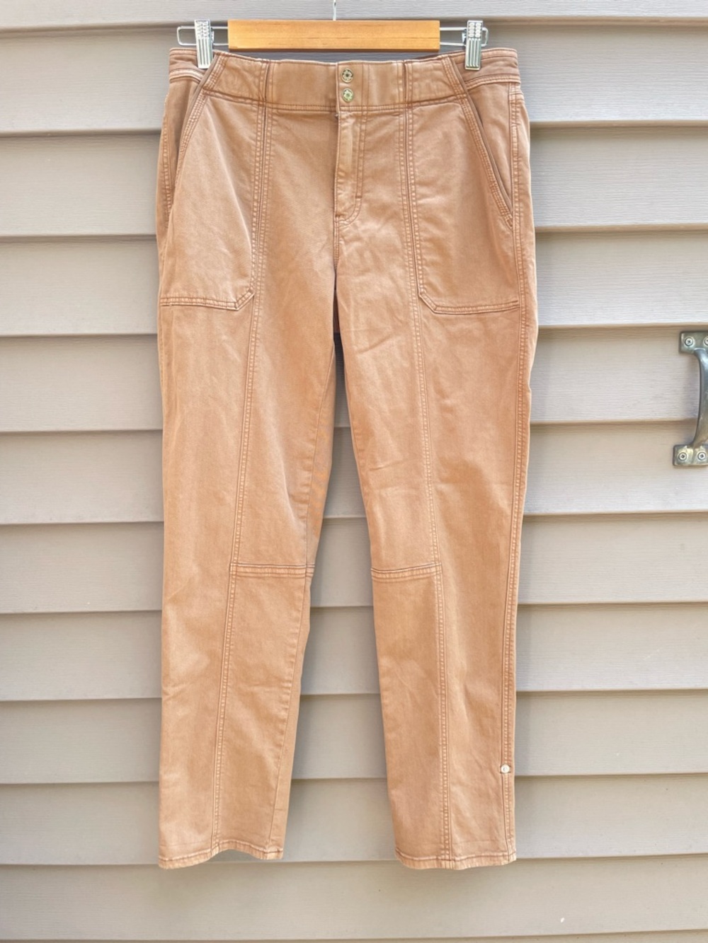 White House Black Market women’s mid rise straight crop, size 6